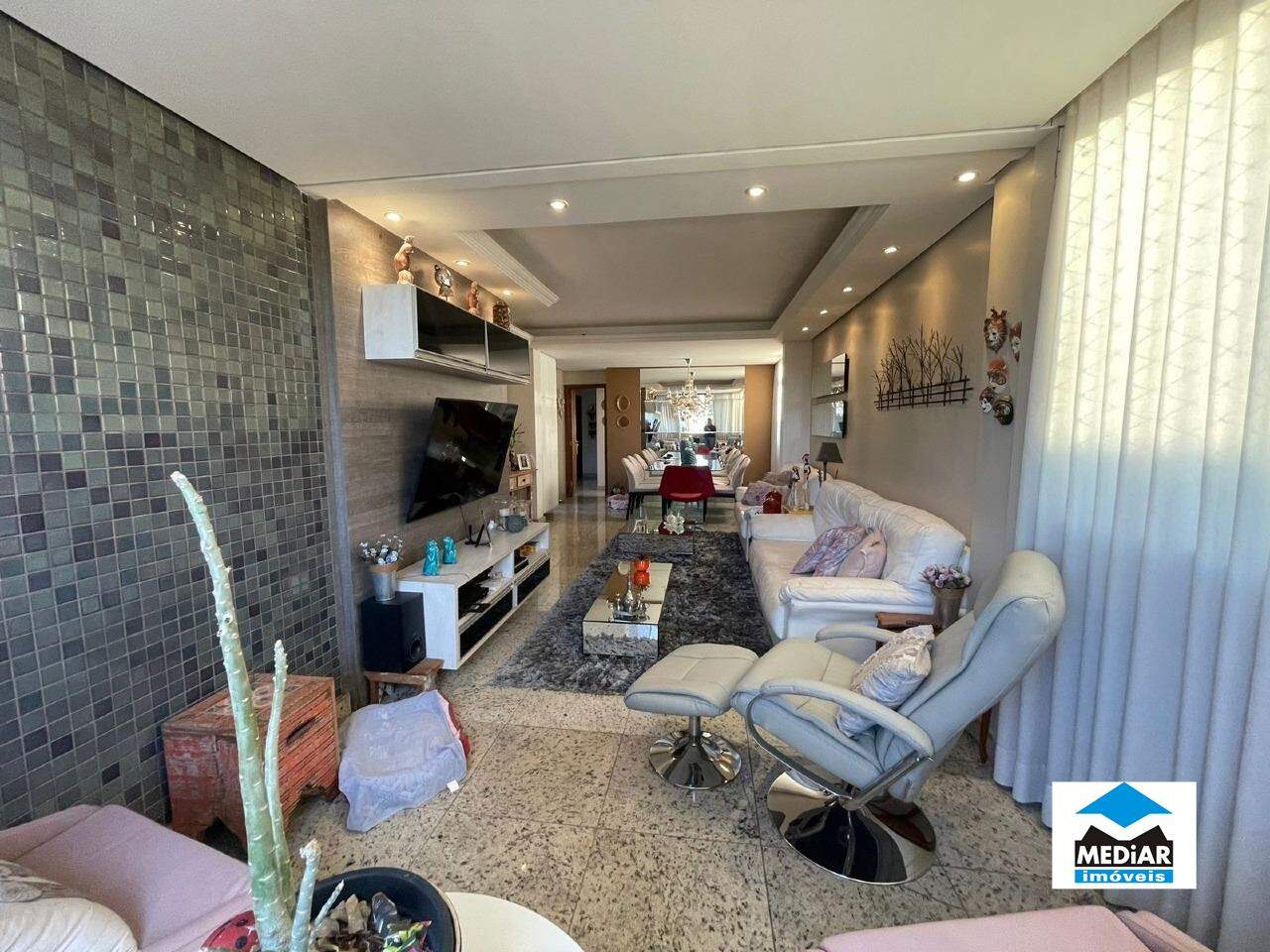 Apartamento à venda com 3 quartos, 115m² - Foto 1