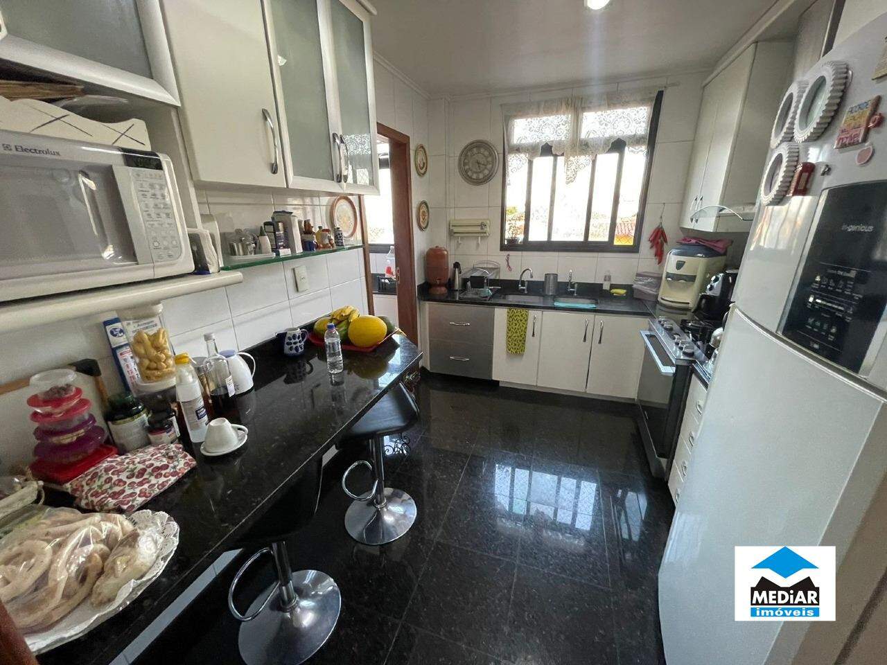 Apartamento à venda com 3 quartos, 115m² - Foto 7
