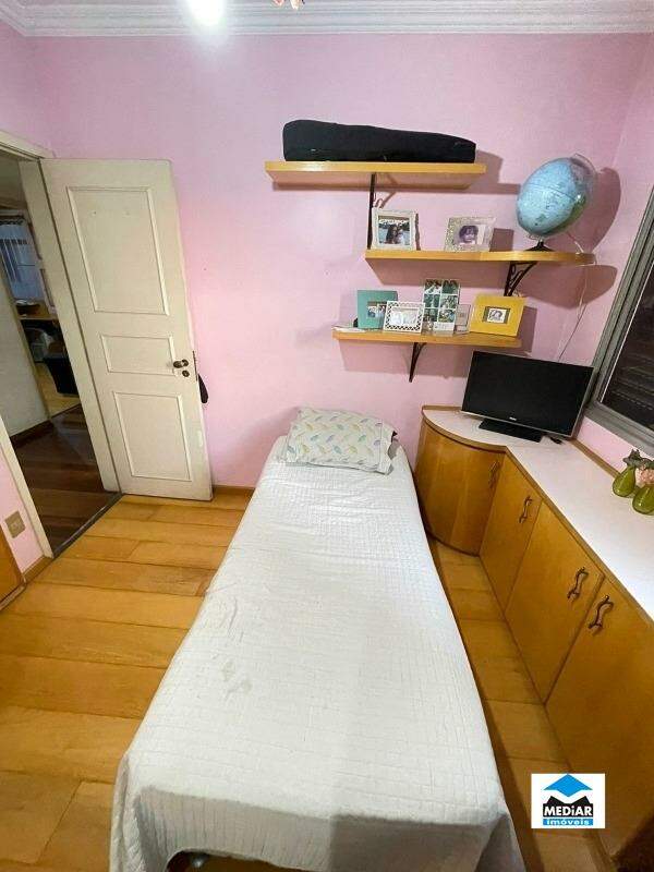 Apartamento à venda com 4 quartos, 148m² - Foto 17