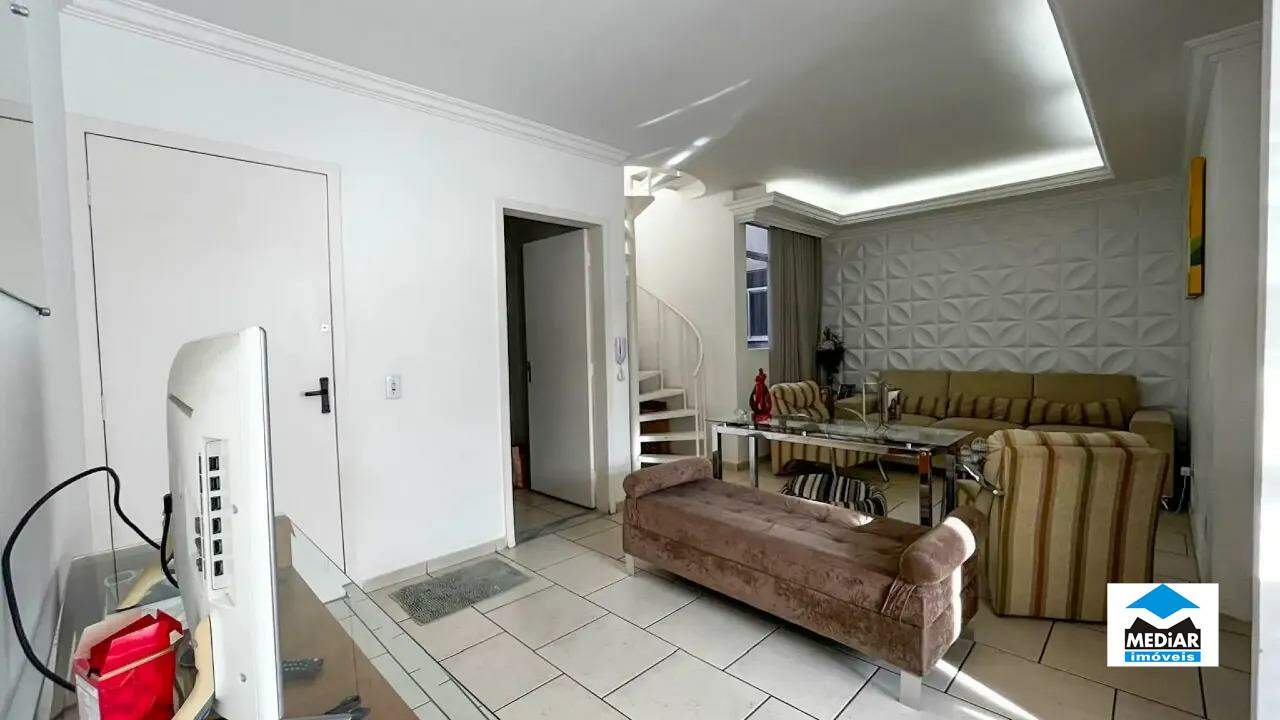 Cobertura à venda com 2 quartos, 120m² - Foto 3