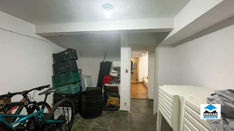 Casa à venda com 8 quartos, 500m² - Foto 24
