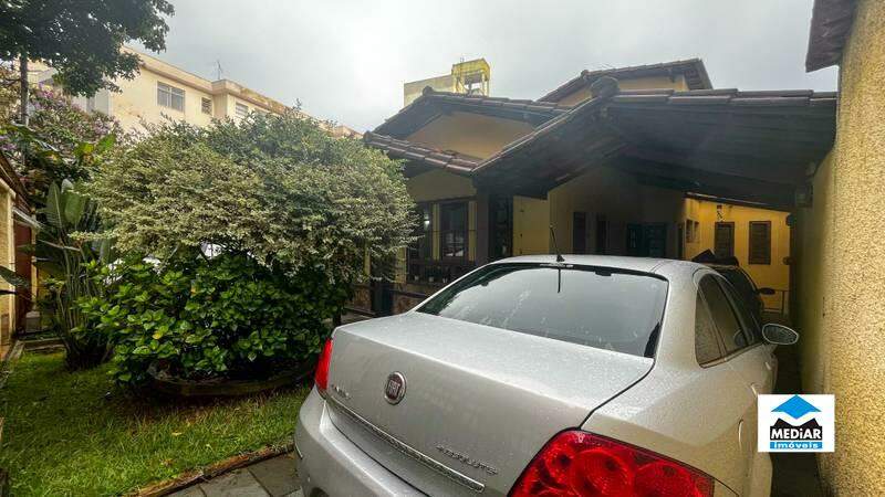 Casa à venda com 8 quartos, 500m² - Foto 3