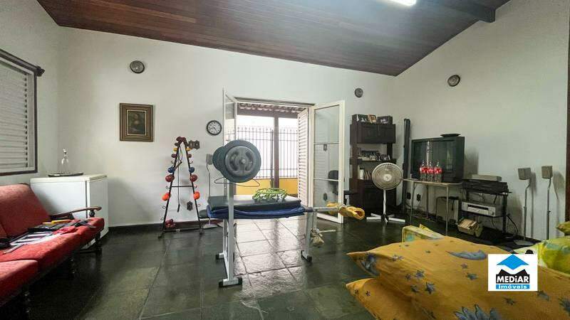 Casa à venda com 8 quartos, 500m² - Foto 8