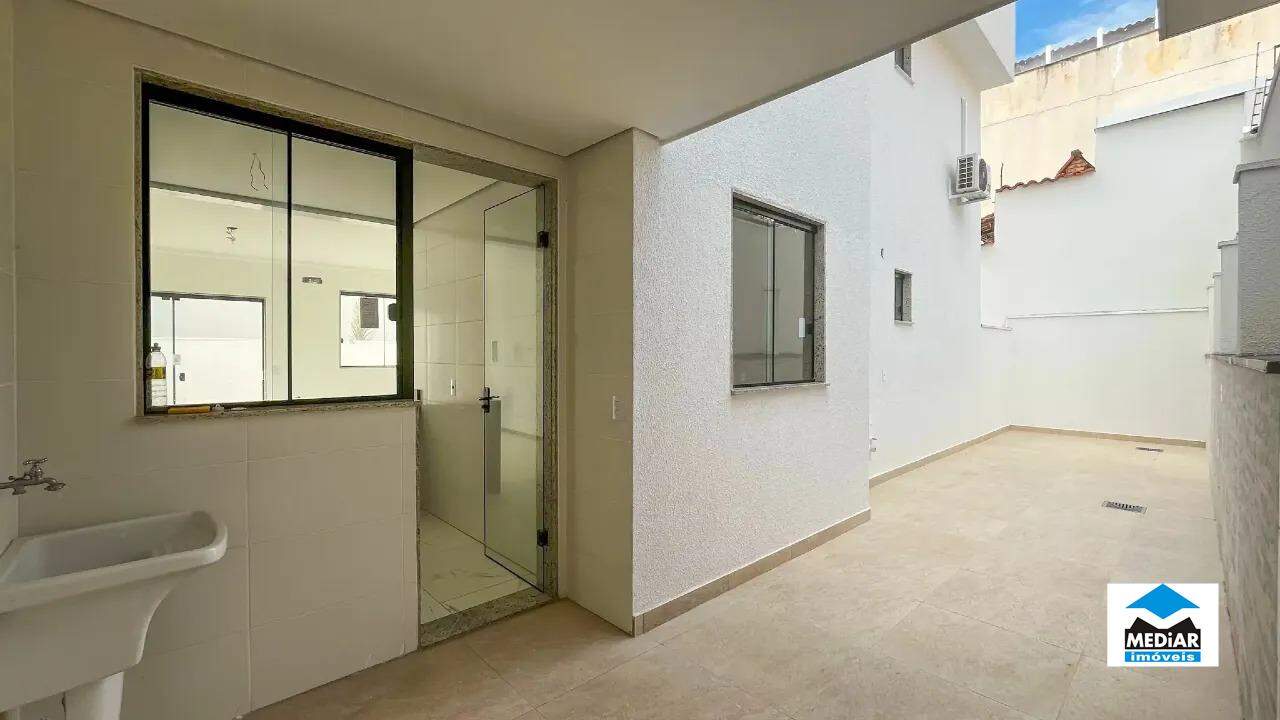 Apartamento à venda com 3 quartos, 155m² - Foto 3