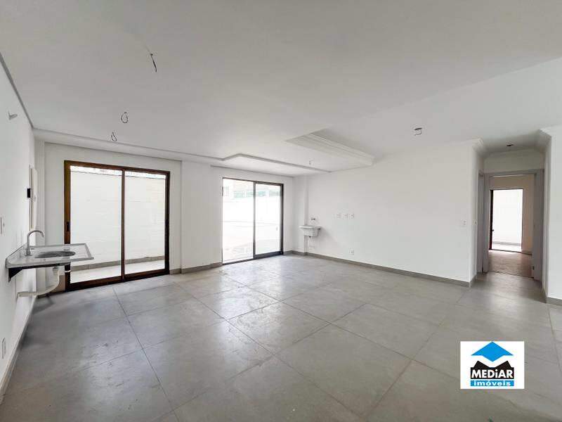 Apartamento à venda com 3 quartos, 88m² - Foto 1