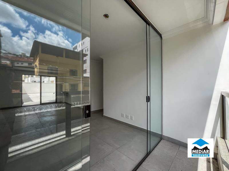 Apartamento à venda com 3 quartos, 88m² - Foto 3