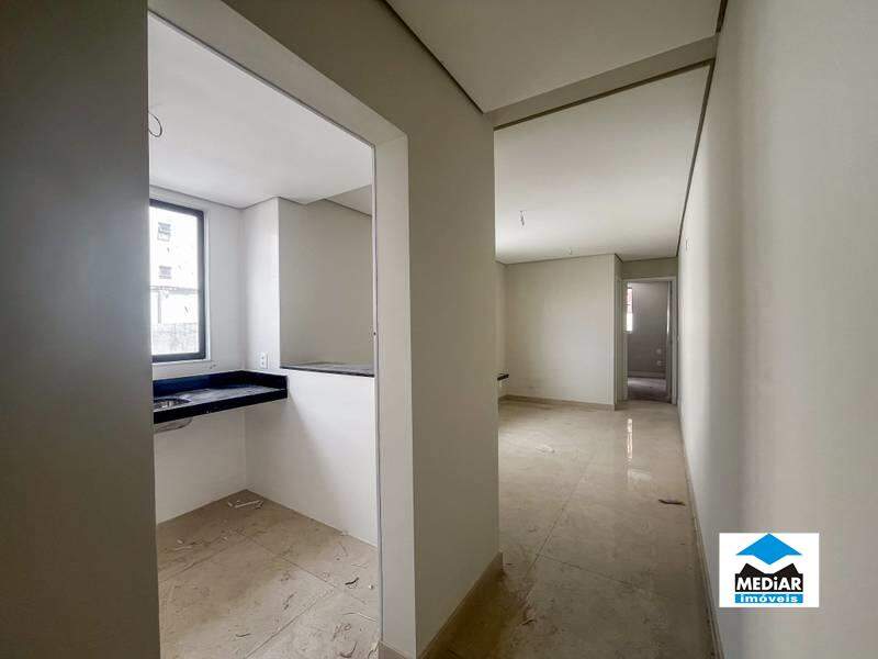 Apartamento à venda com 1 quarto, 40m² - Foto 2