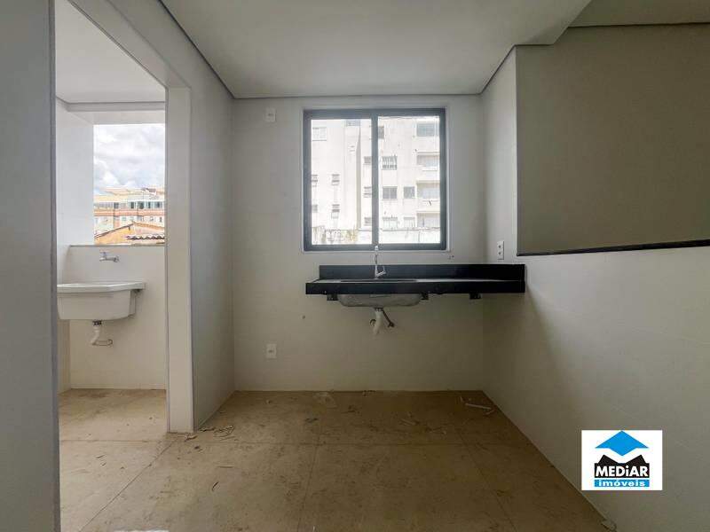 Apartamento à venda com 1 quarto, 40m² - Foto 3