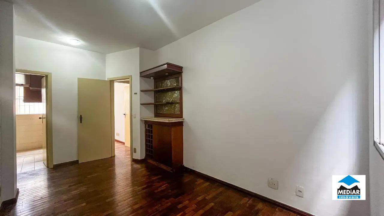Apartamento à venda com 3 quartos, 80m² - Foto 2