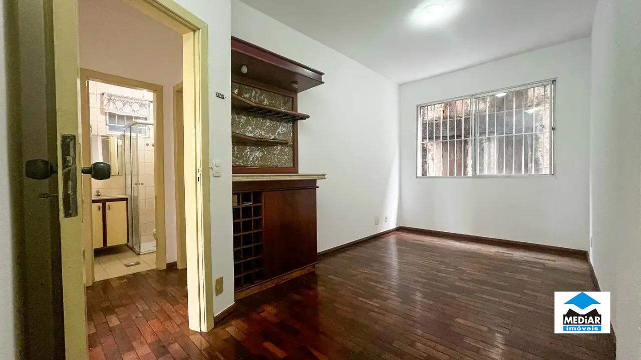 Apartamento à venda com 3 quartos, 80m² - Foto 1