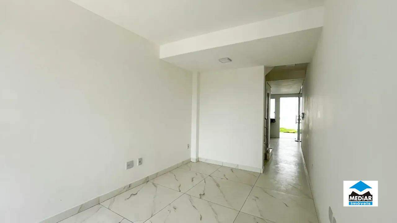 Casa à venda com 2 quartos, 80m² - Foto 9