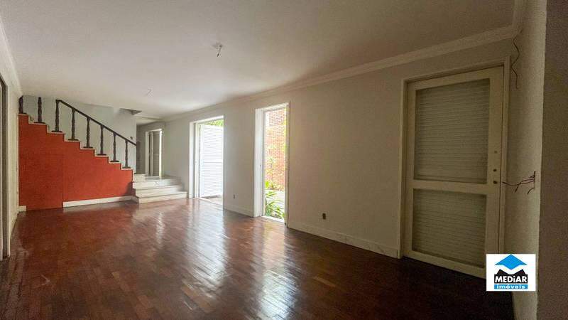 Casa à venda com 4 quartos, 510m² - Foto 1