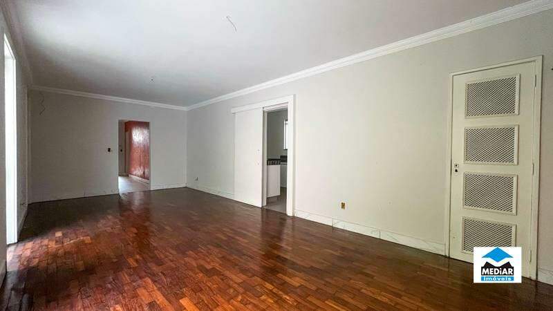 Casa à venda com 4 quartos, 510m² - Foto 2