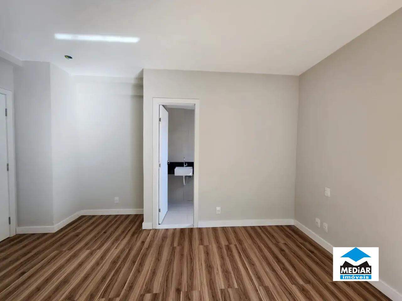 Apartamento à venda com 3 quartos, 85m² - Foto 7