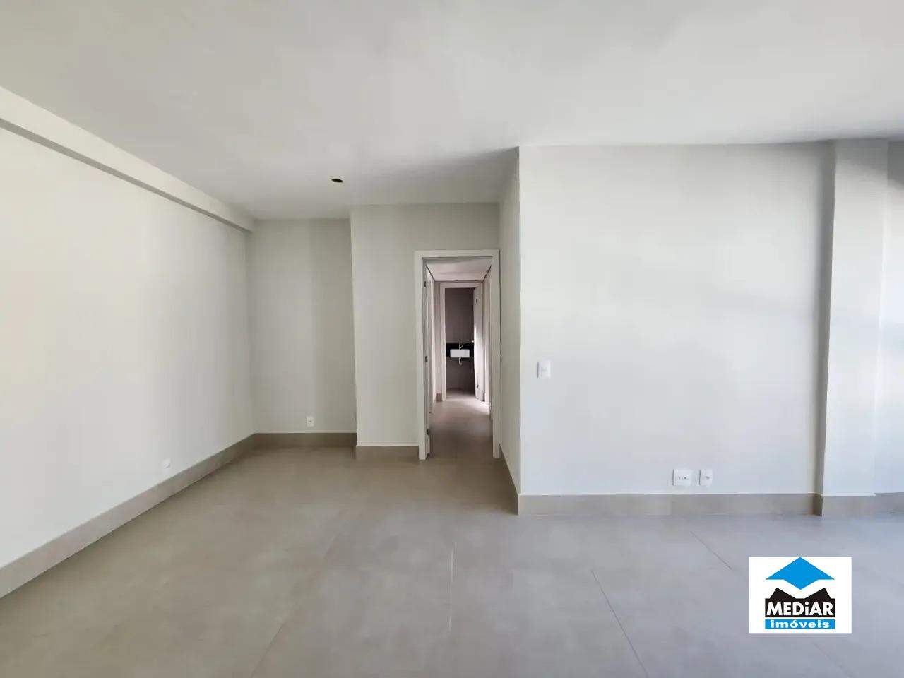 Apartamento à venda com 3 quartos, 85m² - Foto 2