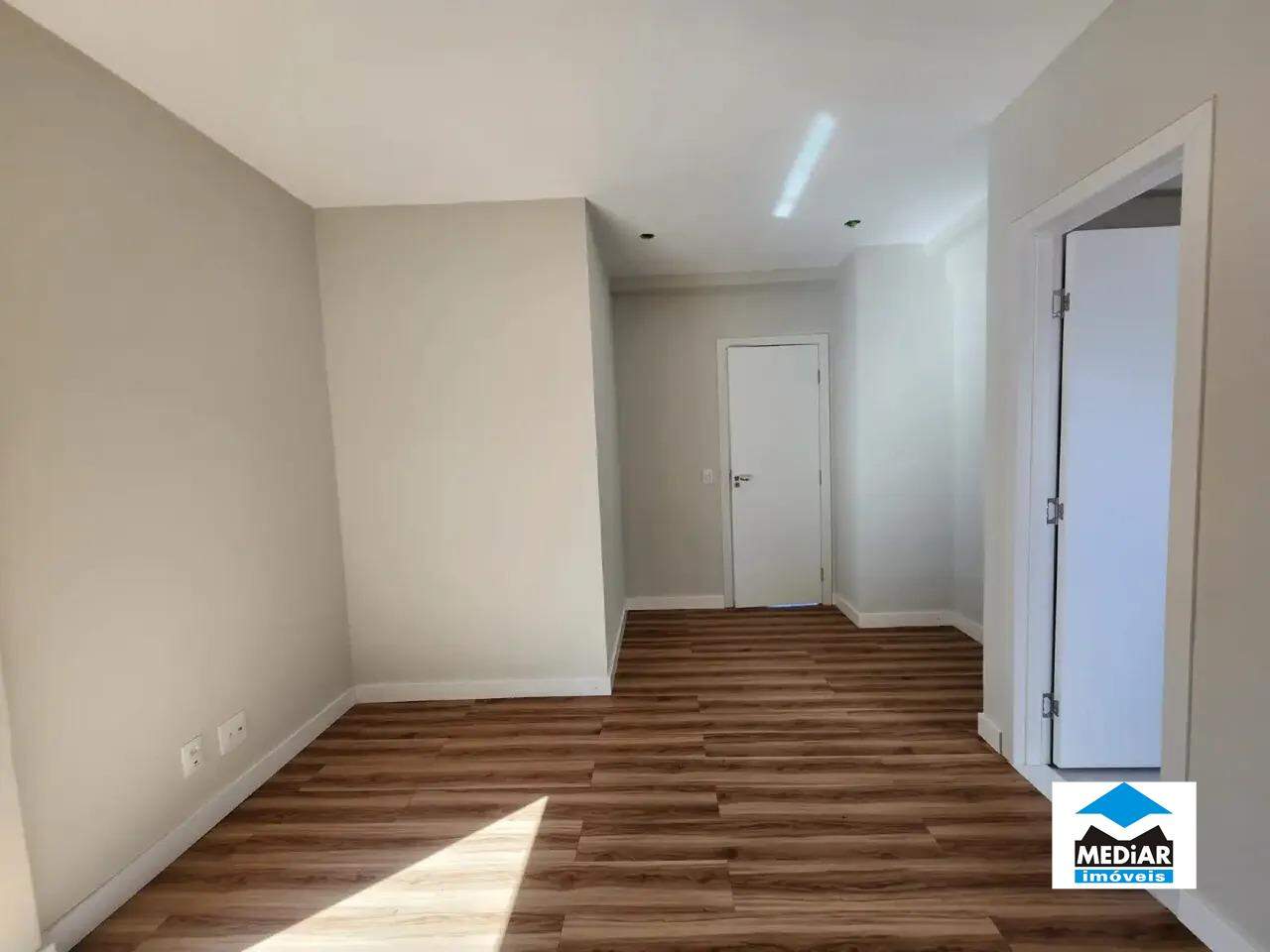 Apartamento à venda com 3 quartos, 85m² - Foto 4