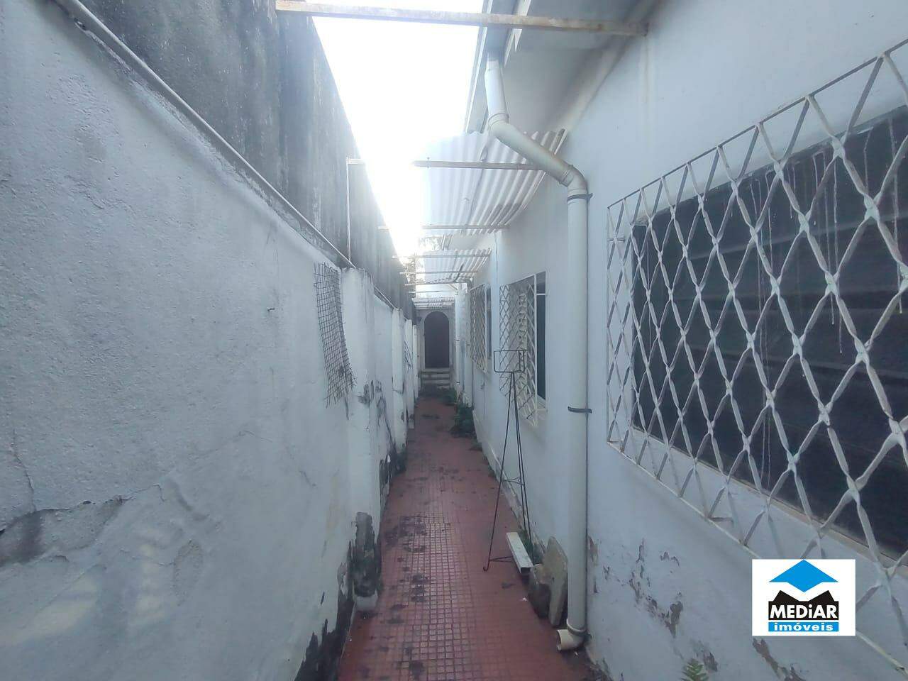 Casa para alugar com 4 quartos, 298m² - Foto 17