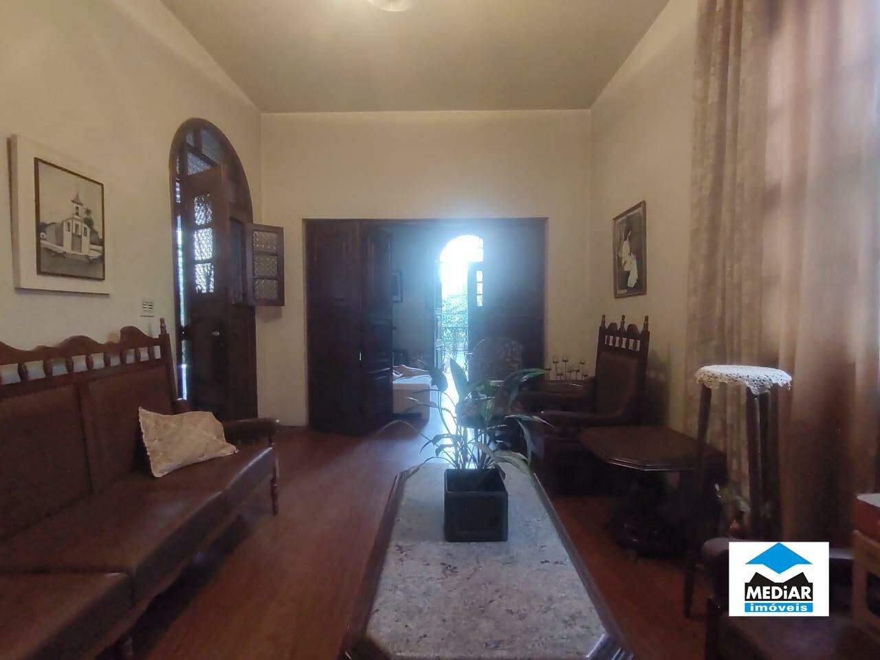 Casa para alugar com 4 quartos, 298m² - Foto 5