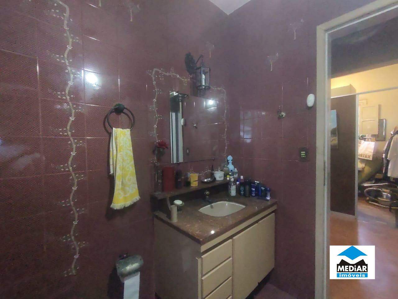 Casa para alugar com 4 quartos, 298m² - Foto 10