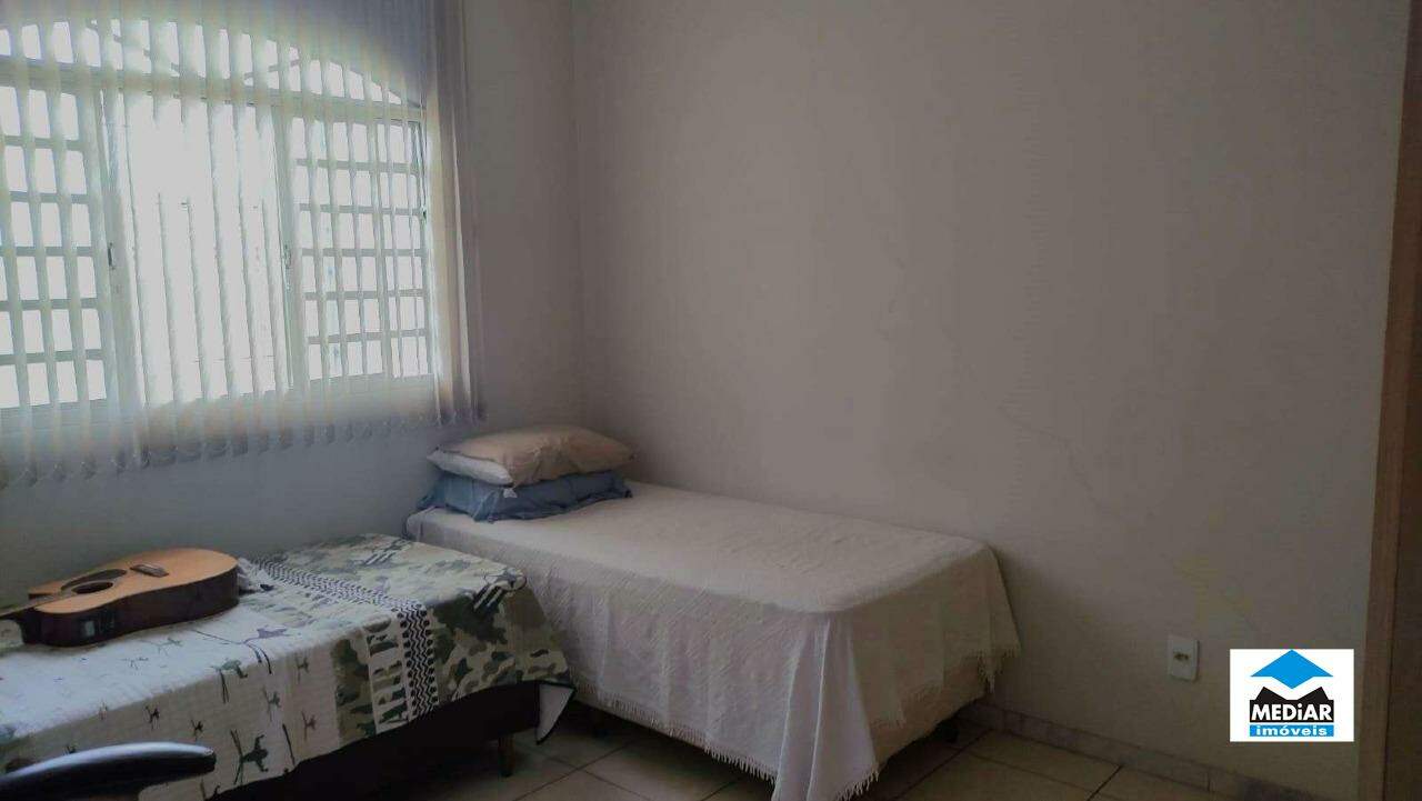 Casa à venda com 3 quartos, 144m² - Foto 11
