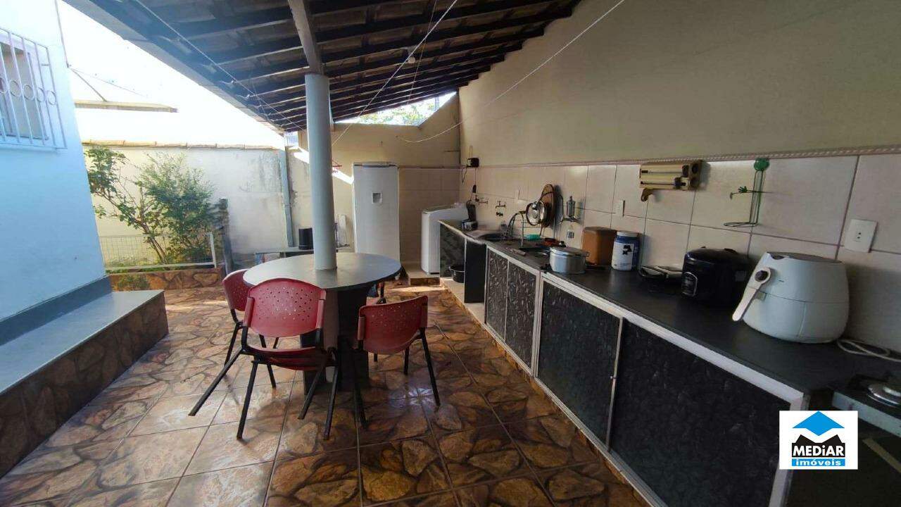 Casa à venda com 3 quartos, 144m² - Foto 16