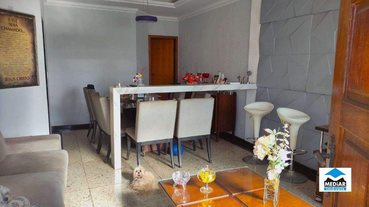 Casa à venda com 3 quartos, 144m² - Foto 2