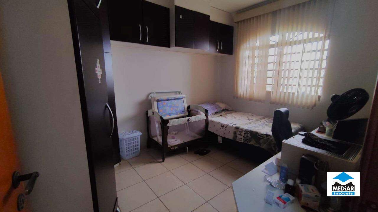 Casa à venda com 3 quartos, 144m² - Foto 8