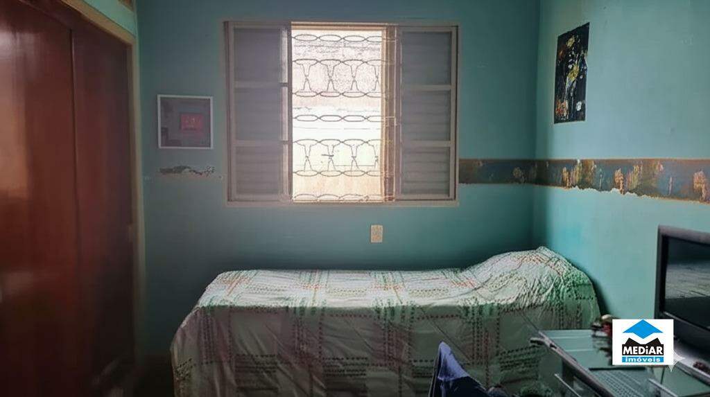 Casa à venda com 3 quartos, 150m² - Foto 2
