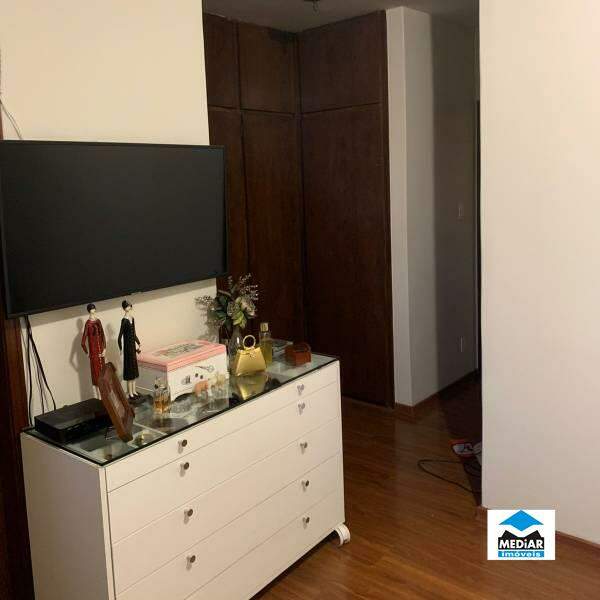Apartamento à venda com 4 quartos, 160m² - Foto 11
