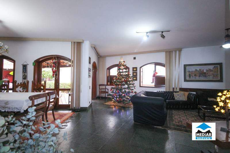 Casa à venda com 5 quartos, 550m² - Foto 4