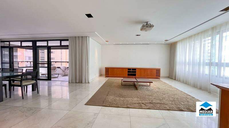 Apartamento à venda com 4 quartos, 256m² - Foto 1
