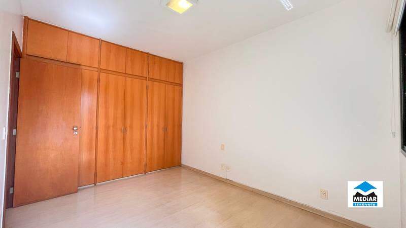 Apartamento à venda com 4 quartos, 256m² - Foto 13