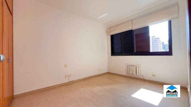 Apartamento à venda com 4 quartos, 256m² - Foto 15