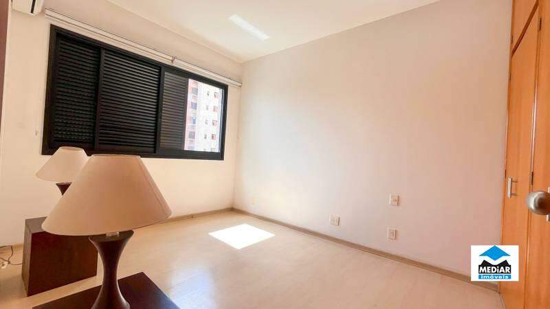 Apartamento à venda com 4 quartos, 256m² - Foto 17