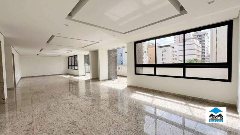 Apartamento à venda com 4 quartos, 256m² - Foto 4