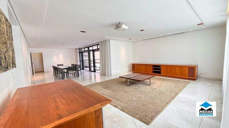 Apartamento à venda com 4 quartos, 256m² - Foto 5