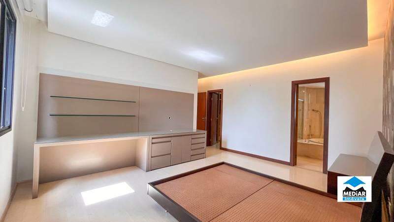 Apartamento à venda com 4 quartos, 256m² - Foto 6
