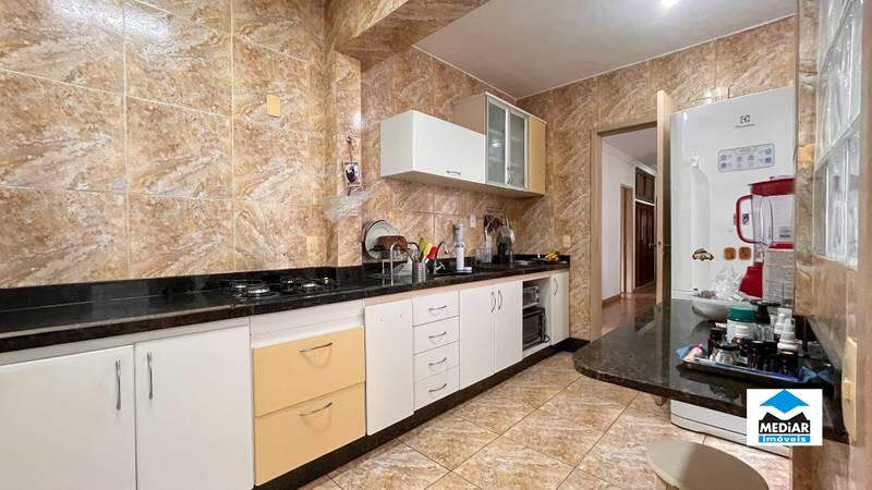 Apartamento à venda com 3 quartos, 120m² - Foto 2