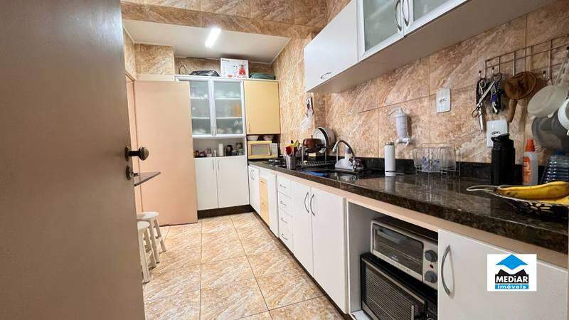Apartamento à venda com 3 quartos, 120m² - Foto 3