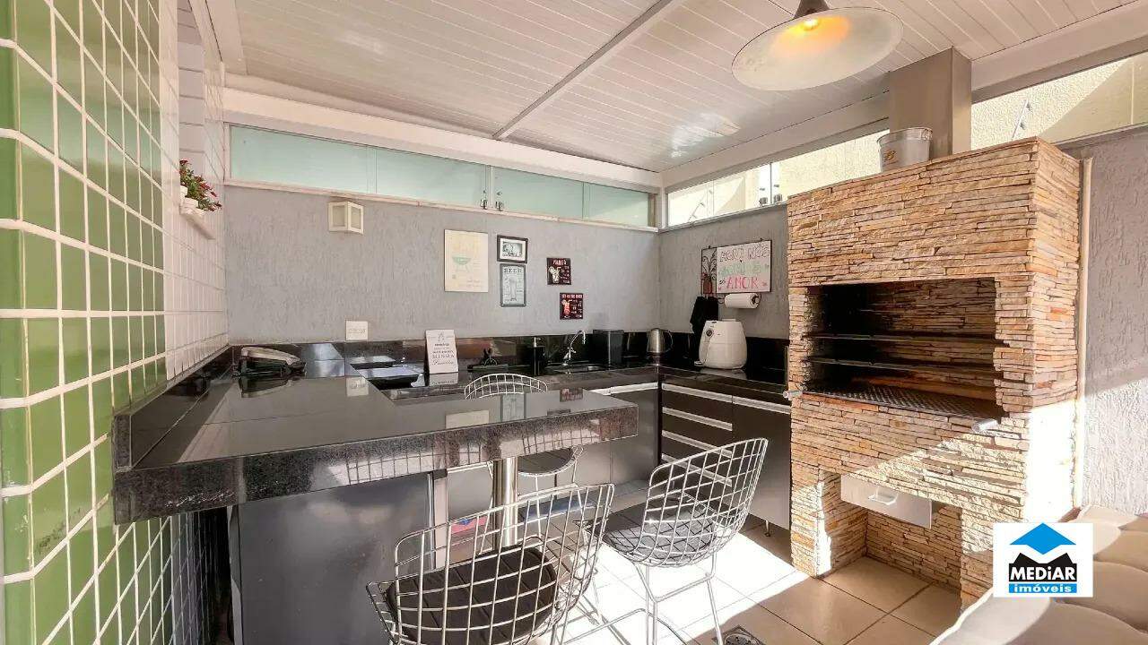 Apartamento à venda com 3 quartos, 98m² - Foto 3