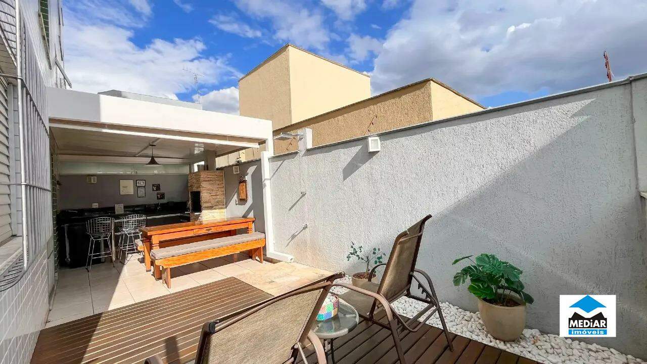 Apartamento à venda com 3 quartos, 98m² - Foto 2