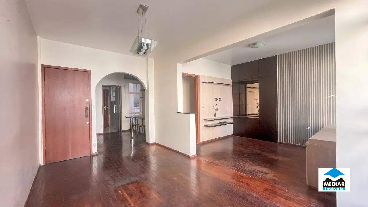 Apartamento à venda com 2 quartos, 92m² - Foto 1