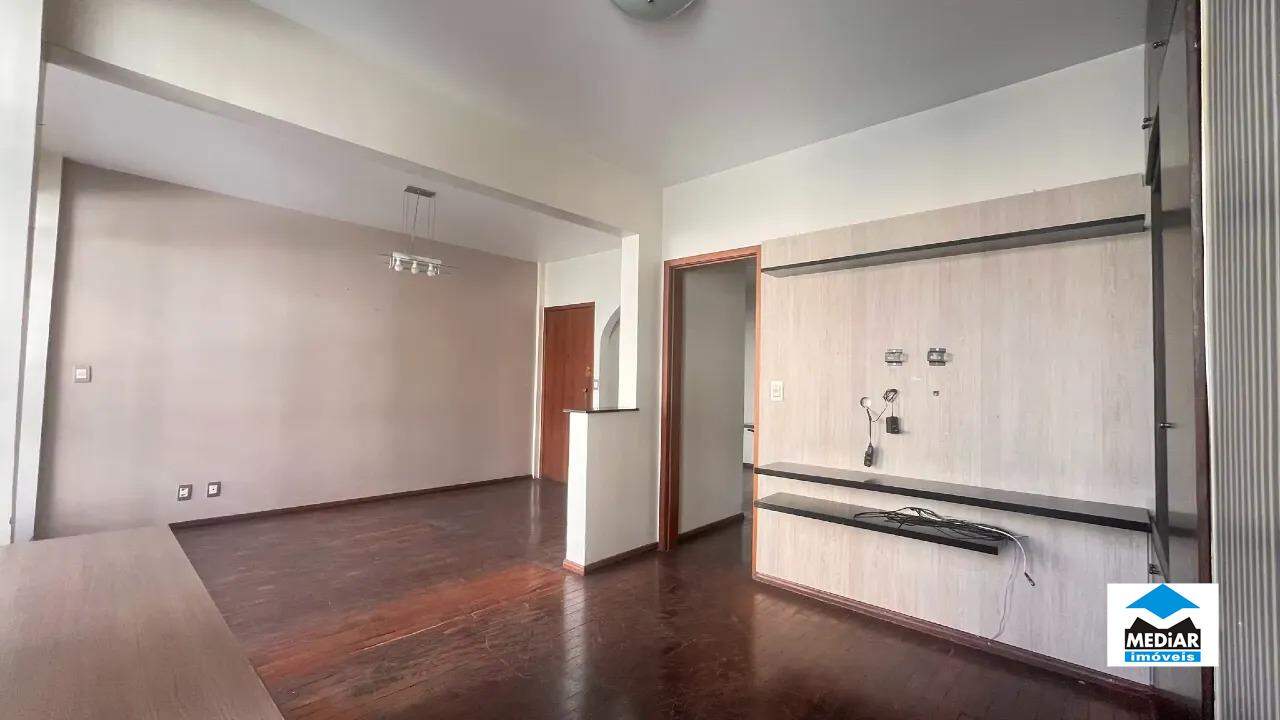 Apartamento à venda com 2 quartos, 92m² - Foto 4