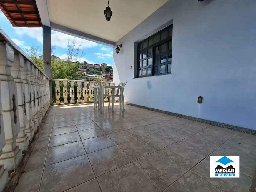 Casa à venda com 3 quartos, 336m² - Foto 4