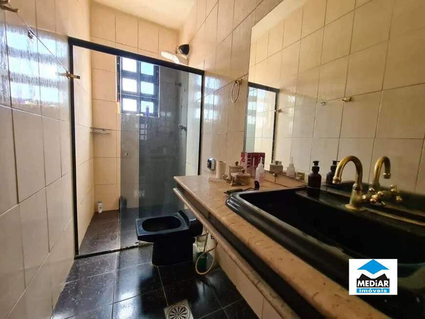 Casa à venda com 3 quartos, 336m² - Foto 9