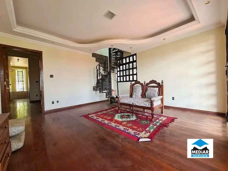 Casa à venda com 3 quartos, 336m² - Foto 3