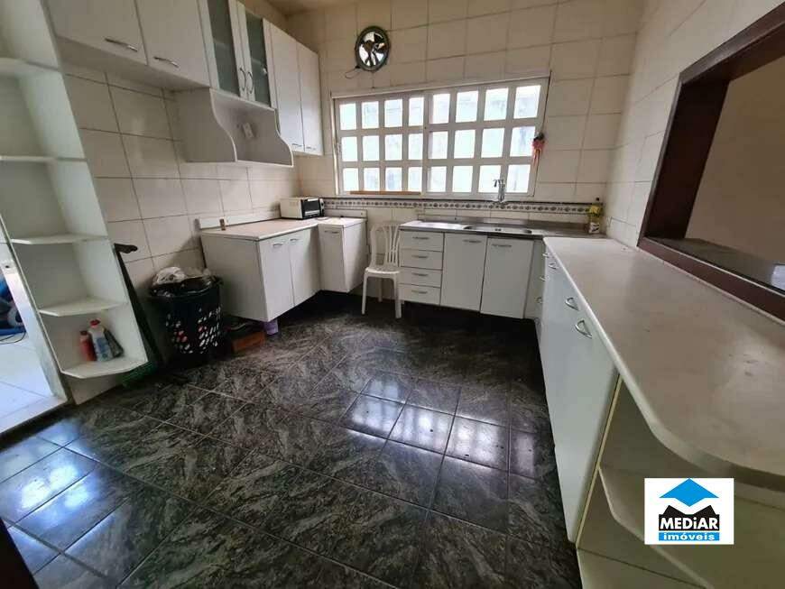 Casa à venda com 3 quartos, 336m² - Foto 5