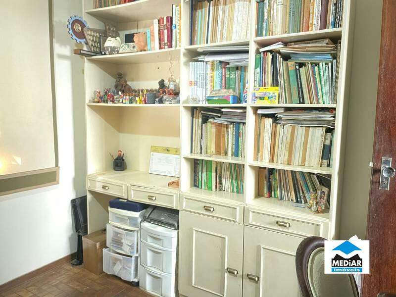 Casa à venda com 4 quartos, 273m² - Foto 3