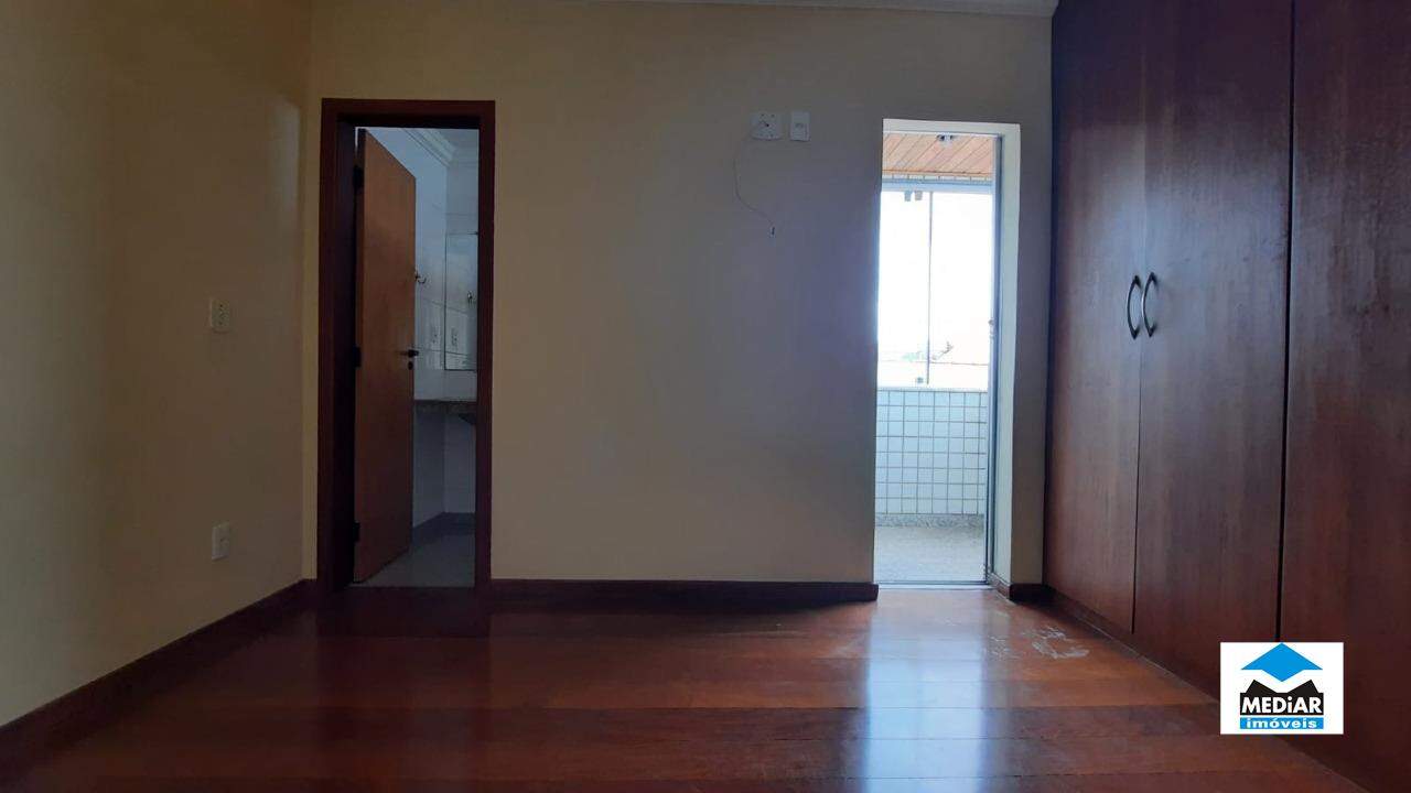 Apartamento à venda com 3 quartos, 86m² - Foto 4