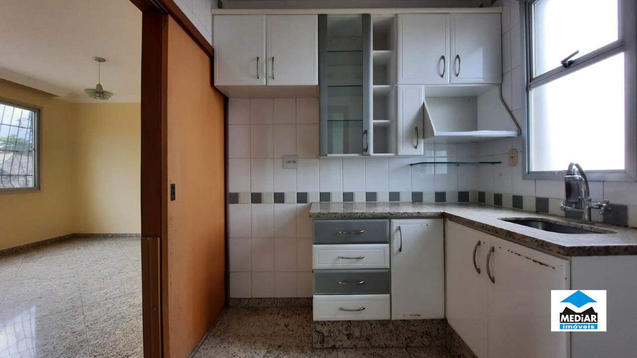 Apartamento à venda com 3 quartos, 86m² - Foto 18